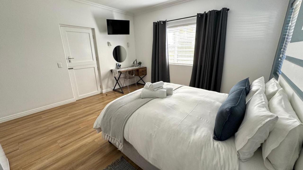 Plett57 - Self Catering - Room No1 เพลตเตนเบิร์กเบย์ ภายนอก รูปภาพ